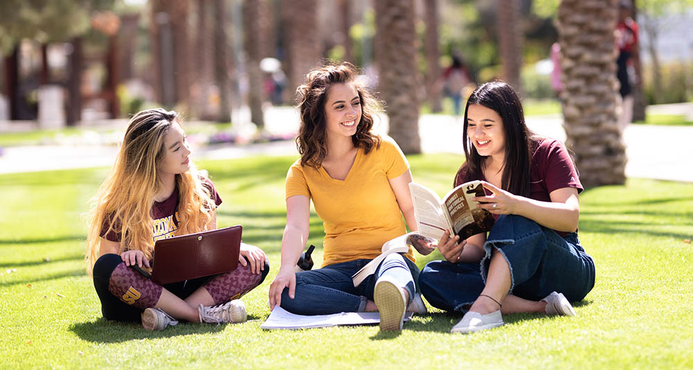 Daniel Strouse Scholars and Prize